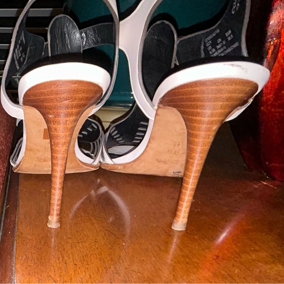 Coach New York Size 9.5 B,Izzy Leather Heeled Sandal in Ivory - Picture 2 of 12